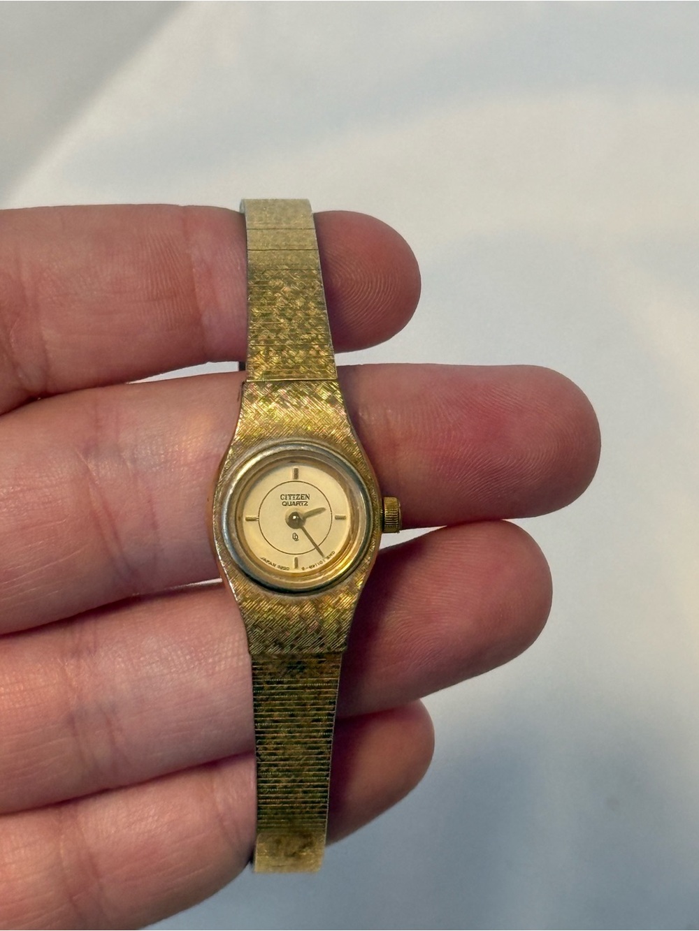 Vintage Citizen 3220 Womens Quartz Watch Gold Tone Bracelet Water-Resistant